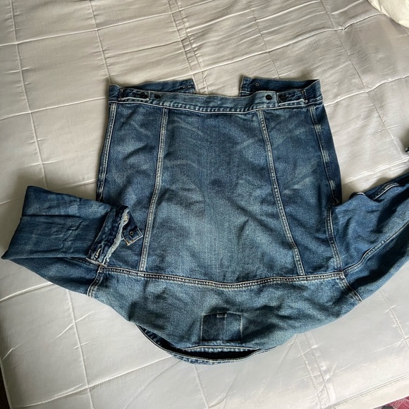 American Eagle denim jacket - Picture 2 of 3